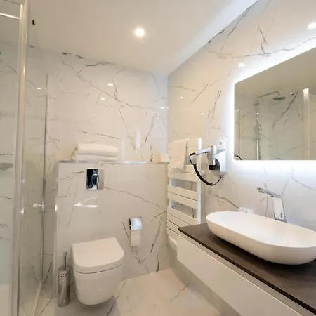 Casino Des Palmiers Hotel 4*
